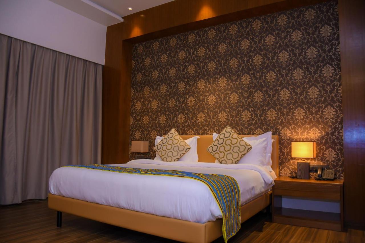 Aqua Inn Hotel 킨샤사 외부 사진