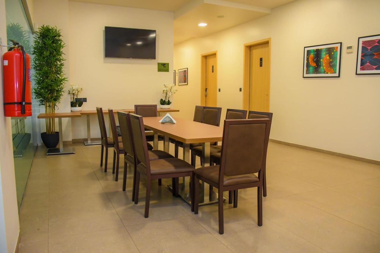 Aqua Inn Hotel 킨샤사 외부 사진